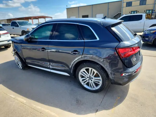 WA1BNAFY9J2211226 2018 AUDI Q5 - Image 2