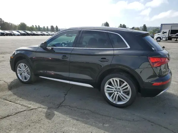 WA1BNAFY9K2019452 2019 AUDI Q5 - Image 2