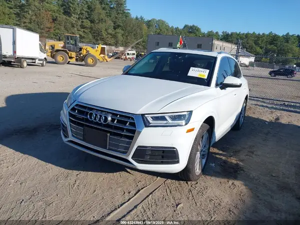 WA1BNAFY9K2024845 2019 AUDI Q5 - Image 2