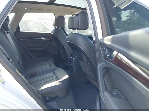 WA1BNAFY9K2024845 2019 AUDI Q5 - Image 8