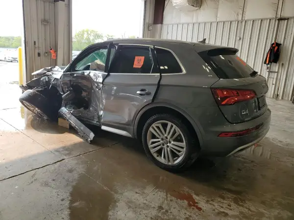 WA1BNAFY9K2027261 2019 AUDI Q5 - Image 2