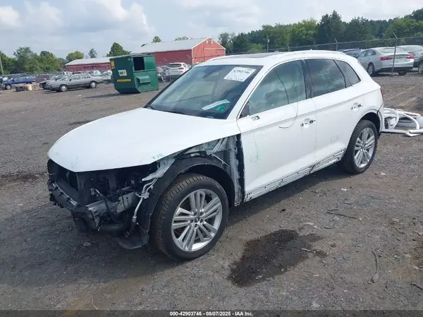 WA1BNAFY9K2027292 2019 AUDI Q5 - Image 2