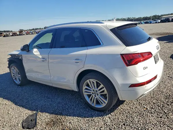WA1BNAFY9K2028684 2019 AUDI Q5 - Image 2