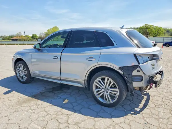 WA1BNAFY9K2044111 2019 AUDI Q5 - Image 2