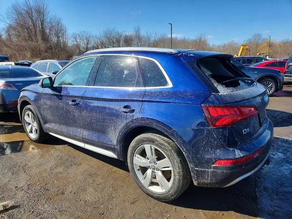WA1BNAFY9K2049633 2019 AUDI Q5 - Image 2