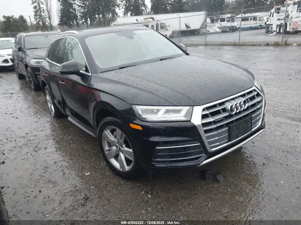 WA1BNAFY9K2049714 2019 AUDI Q5 - Image 1