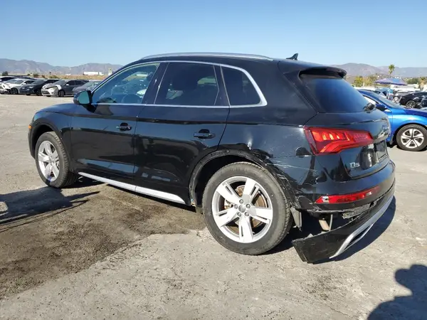 WA1BNAFY9K2049938 2019 AUDI Q5 - Image 2