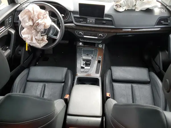 WA1BNAFY9K2051561 2019 AUDI Q5 - Image 8