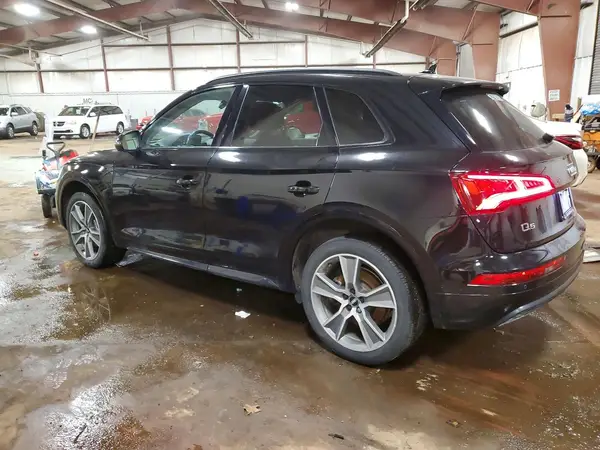 WA1BNAFY9K2053777 2019 AUDI Q5 - Image 2