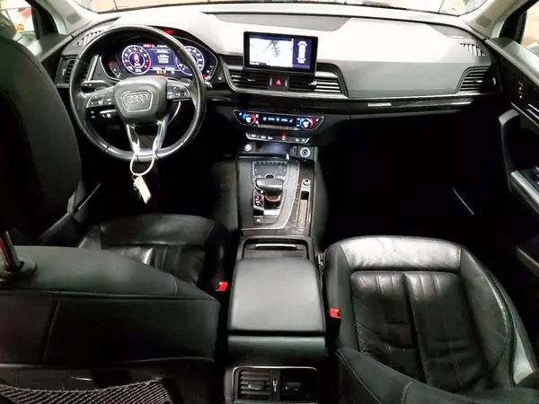 WA1BNAFY9K2053777 2019 AUDI Q5 - Image 8