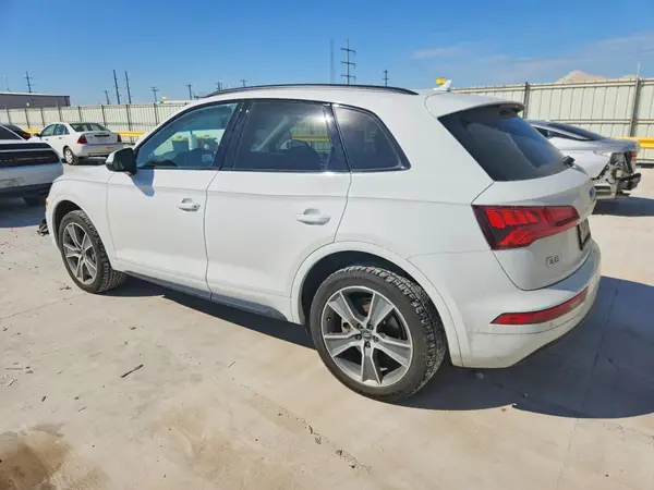 WA1BNAFY9K2053794 2019 AUDI Q5 - Image 2
