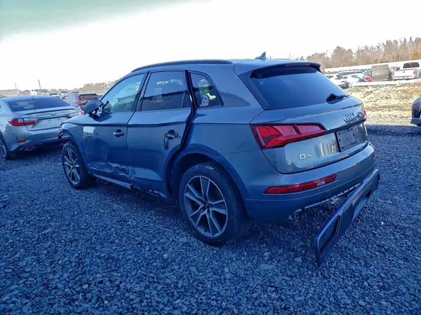 WA1BNAFY9K2055514 2019 AUDI Q5 - Image 2