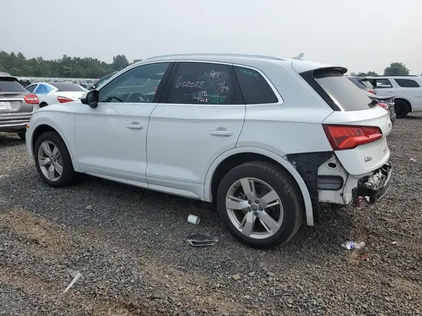 WA1BNAFY9K2058655 2019 AUDI Q5 - Image 2