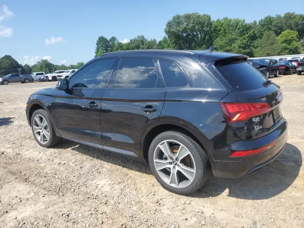 WA1BNAFY9K2060941 2019 AUDI Q5 - Image 2