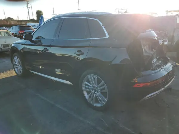 WA1BNAFY9K2063130 2019 AUDI Q5 - Image 2