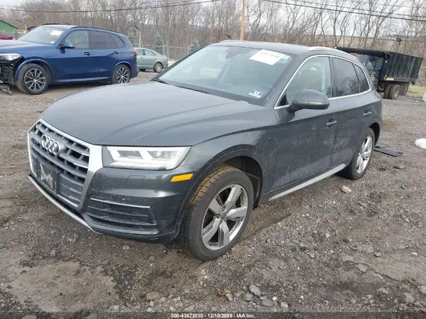 WA1BNAFY9K2074130 2019 AUDI Q5 - Image 2