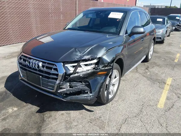 WA1BNAFY9K2079781 2019 AUDI Q5 - Image 2