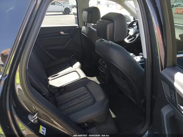 WA1BNAFY9K2079781 2019 AUDI Q5 - Image 8
