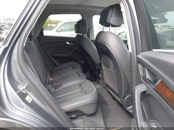 WA1BNAFY9K2081000 2019 AUDI Q5 - Image 8