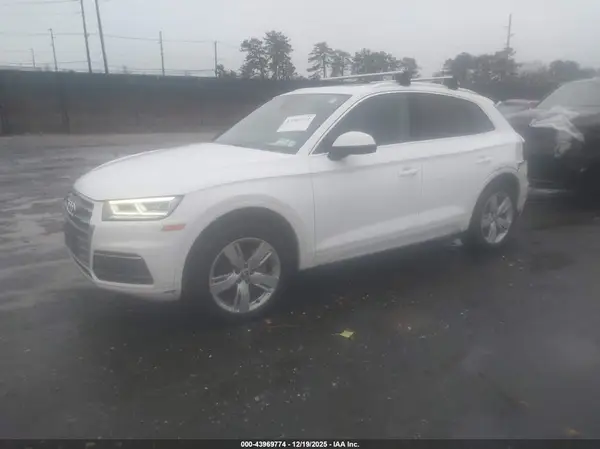WA1BNAFY9K2083586 2019 AUDI Q5 - Image 2