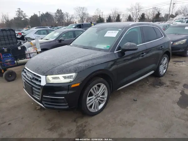 WA1BNAFY9K2084205 2019 AUDI Q5 - Image 2