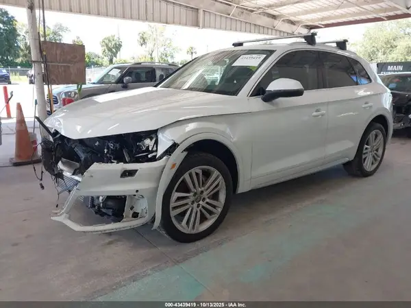 WA1BNAFY9K2091204 2019 AUDI Q5 - Image 2