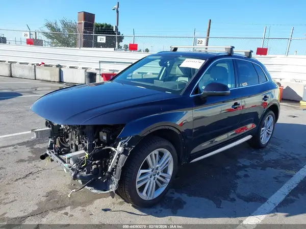 WA1BNAFY9K2094202 2019 AUDI Q5 - Image 2