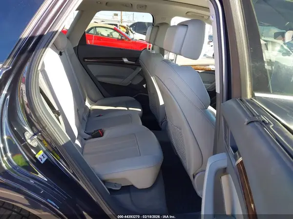 WA1BNAFY9K2094202 2019 AUDI Q5 - Image 8