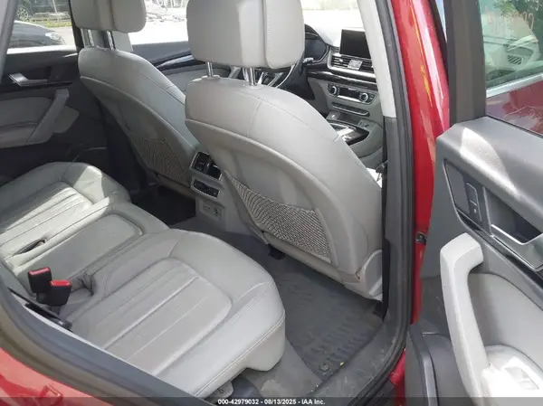 WA1BNAFY9K2095012 2019 AUDI Q5 - Image 8