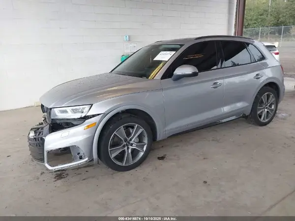 WA1BNAFY9K2095608 2019 AUDI Q5 - Image 2