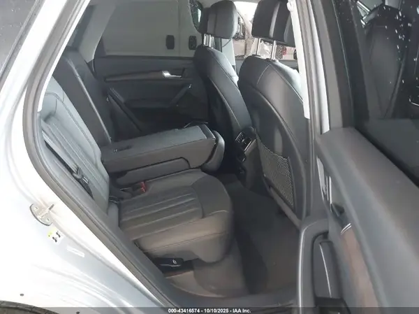 WA1BNAFY9K2095608 2019 AUDI Q5 - Image 8