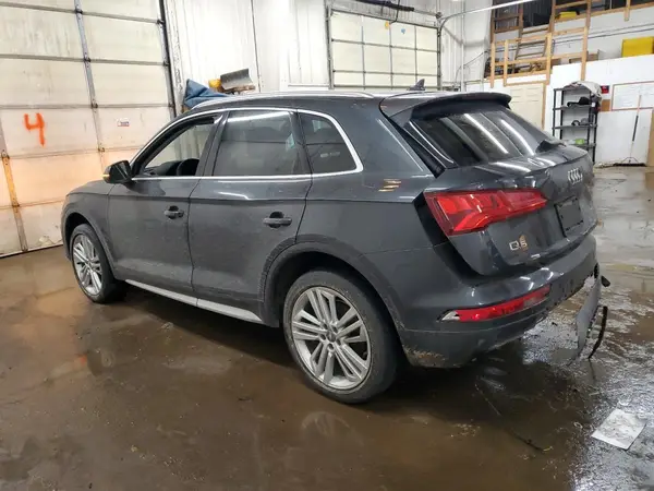WA1BNAFY9K2098525 2019 AUDI Q5 - Image 2