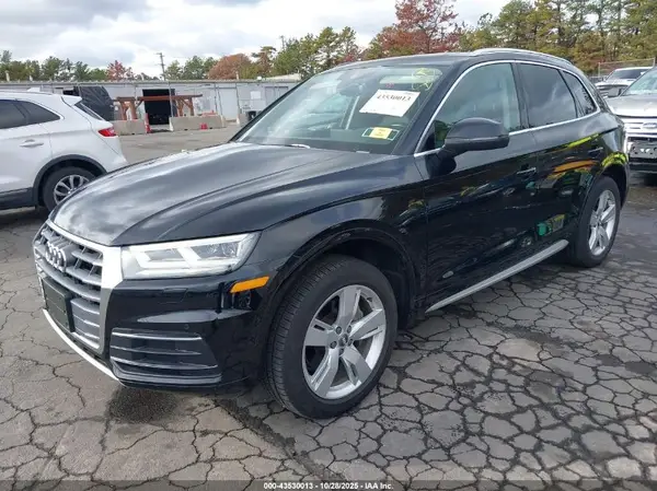 WA1BNAFY9K2103111 2019 AUDI Q5 - Image 2