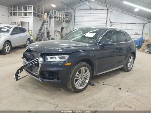 WA1BNAFY9K2104629 2019 AUDI Q5 - Image 2