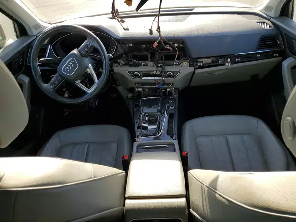 WA1BNAFY9K2116859 2019 AUDI Q5 - Image 8