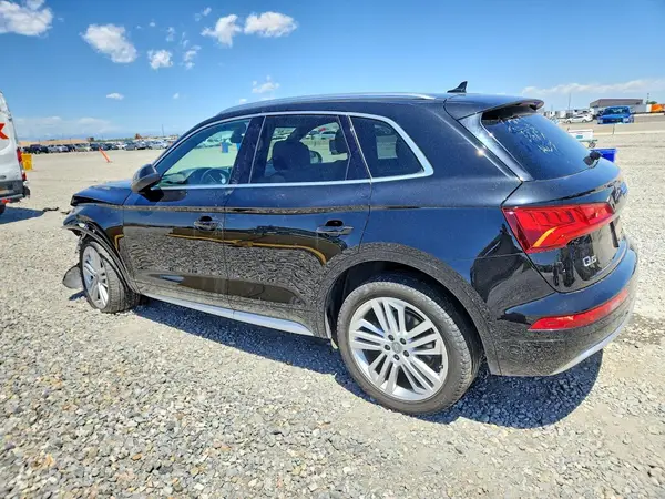 WA1BNAFY9K2121513 2019 AUDI Q5 - Image 2