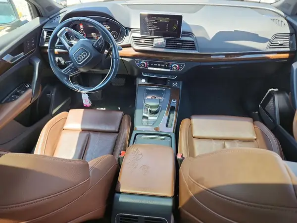 WA1BNAFY9K2121513 2019 AUDI Q5 - Image 8