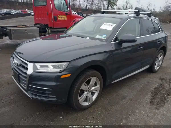 WA1BNAFY9K2129076 2019 AUDI Q5 - Image 2