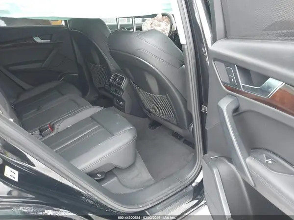 WA1BNAFY9K2131877 2019 AUDI Q5 - Image 8