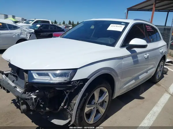 WA1BNAFY9L2014561 2020 AUDI Q5 - Image 2