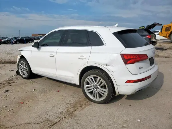 WA1BNAFY9L2024071 2020 AUDI Q5 - Image 2