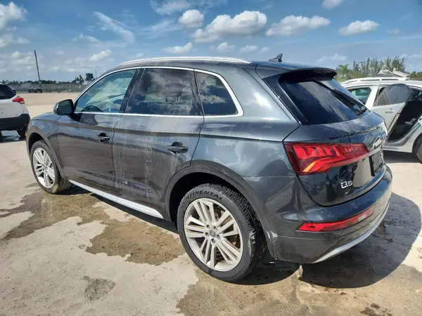 WA1BNAFY9L2024216 2020 AUDI Q5 - Image 2