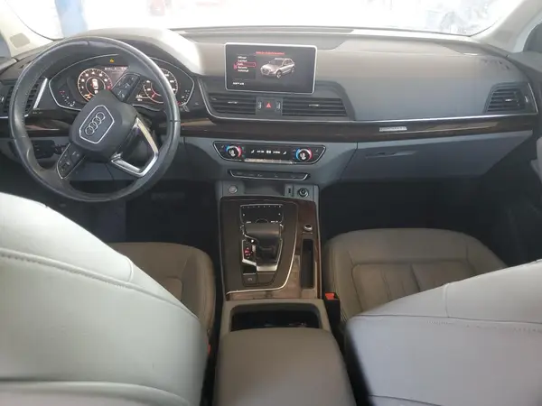WA1BNAFY9L2048418 2020 AUDI Q5 - Image 8