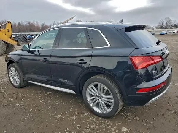 WA1BNAFY9L2065915 2020 AUDI Q5 - Image 2