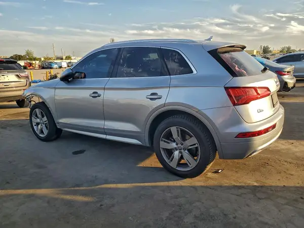 WA1BNAFYXK2025566 2019 AUDI Q5 - Image 2
