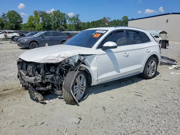 WA1BNAFYXK2027589 2019 AUDI Q5 - Image 1