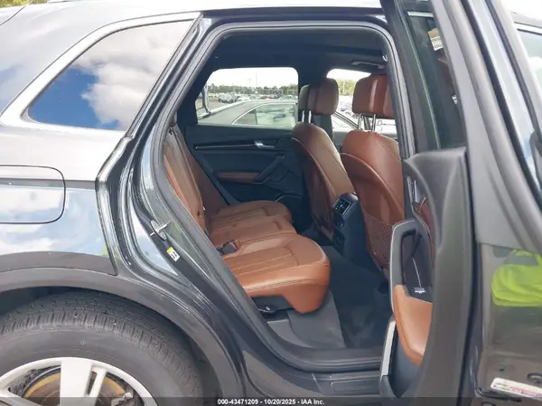 WA1BNAFYXK2037989 2019 AUDI Q5 - Image 8