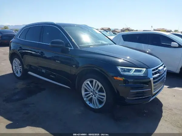 WA1BNAFYXK2118104 2019 AUDI Q5 - Image 1