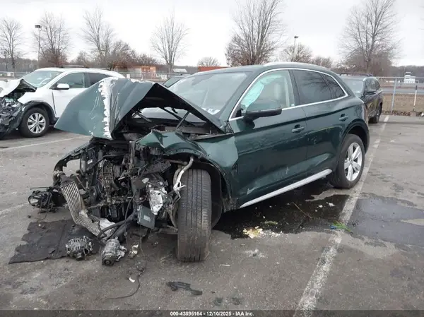 WA1BNBFY4K2061677 2019 AUDI Q5 - Image 2
