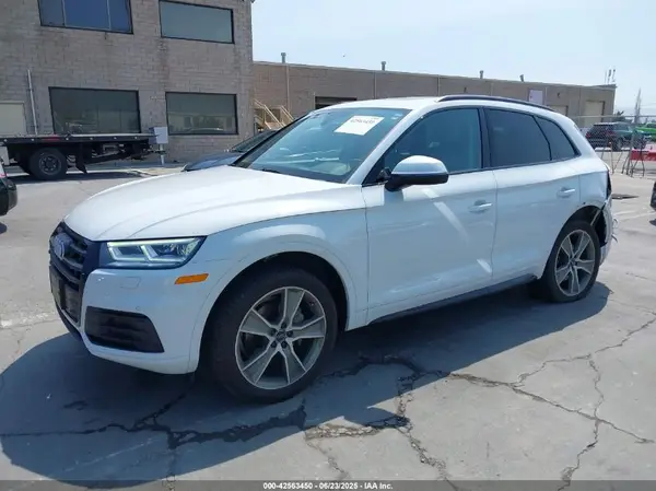 WA1BNBFY7K2116543 2019 AUDI Q5 - Image 2